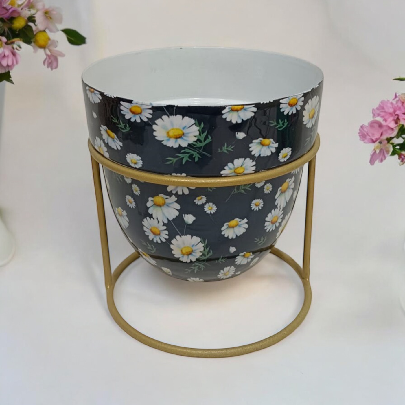 13cm Plant Pot on Stand — Cute, Sturdy, Surprisingly Handy