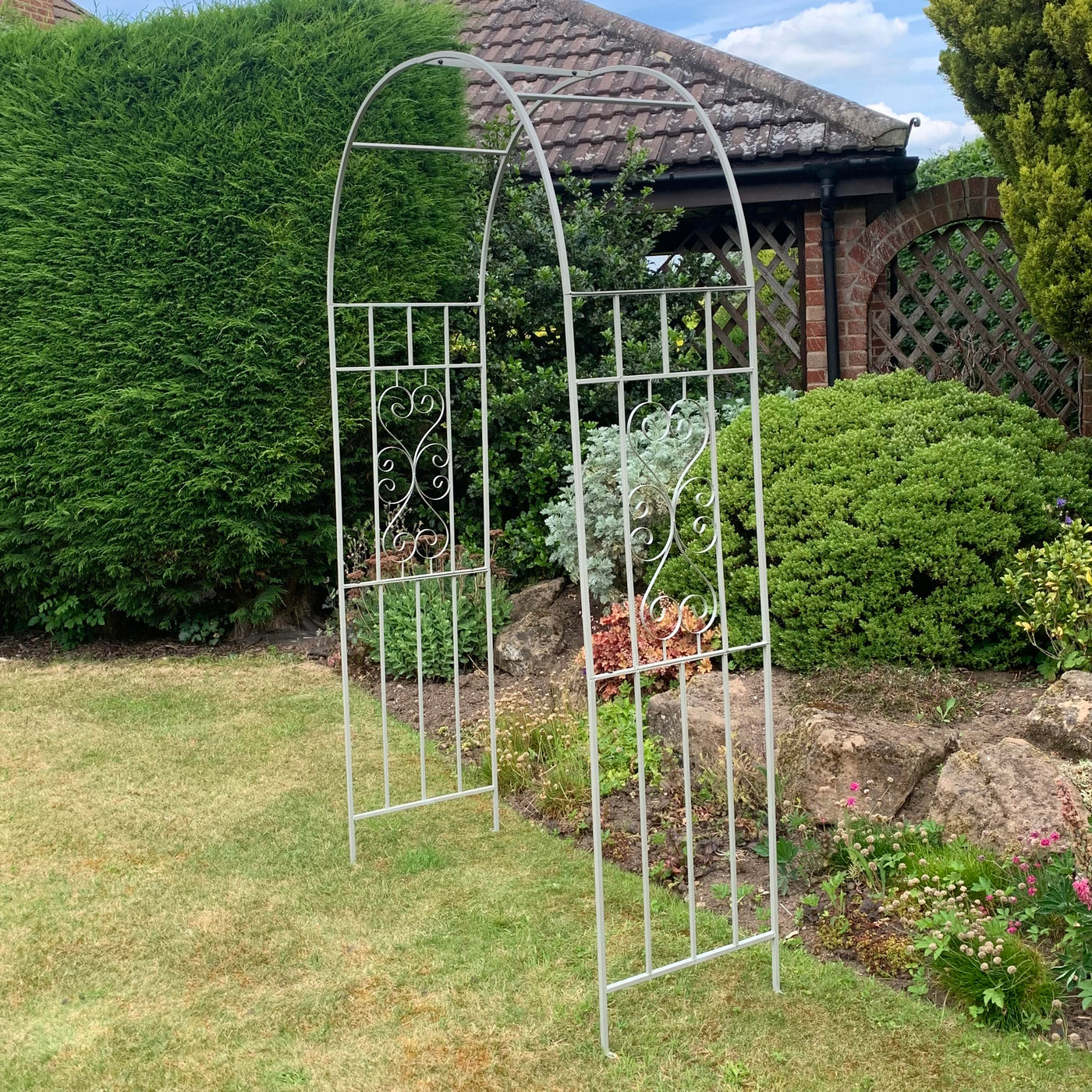 211CM Grey Garden Arch