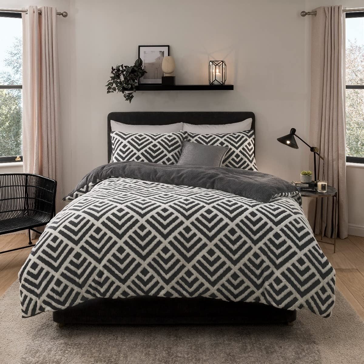 Sleepdown Geo Jacquard Fleece Duvet Set Charcoal Sk