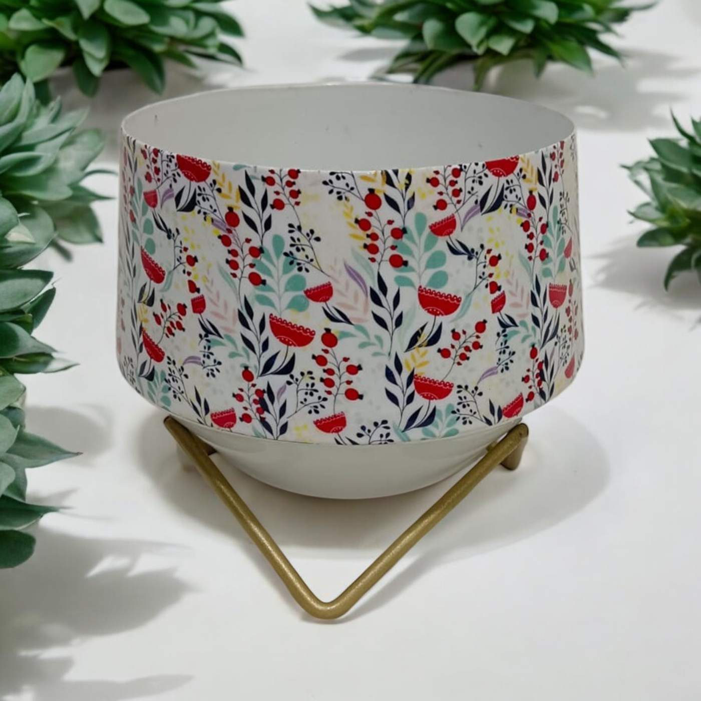 13cm Plant Pot on Stand – Cute, Solid, and Surprisingly Handy