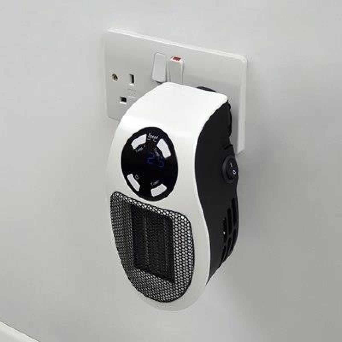Lloytron Staywarm Plug in Heater F2210